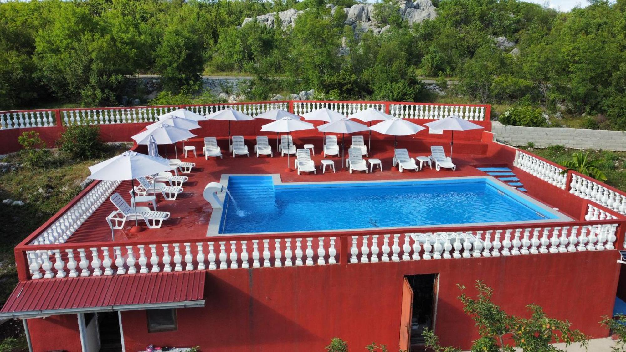 Red Apartman Trebinje Exteriér fotografie